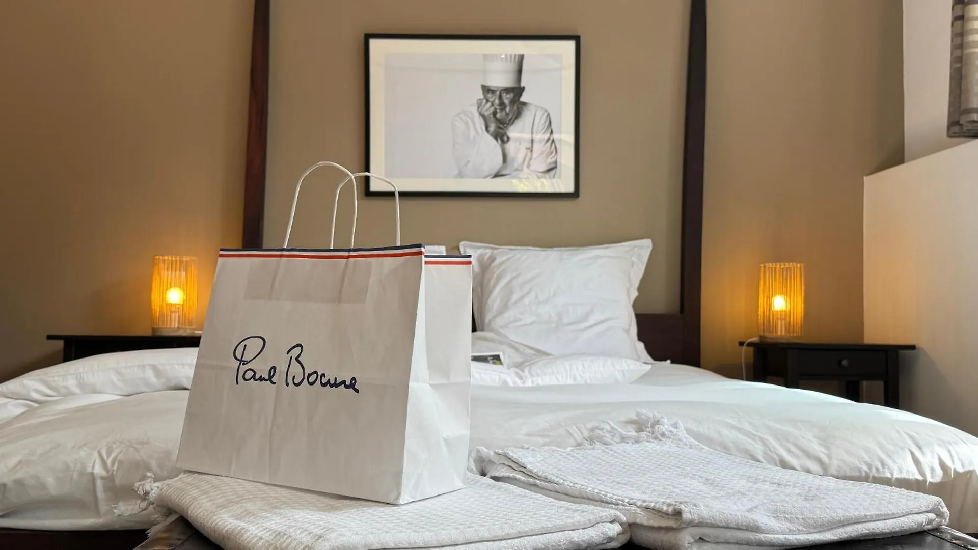 Chambre Univers Bocuse - A 200 M De La Legende contacts